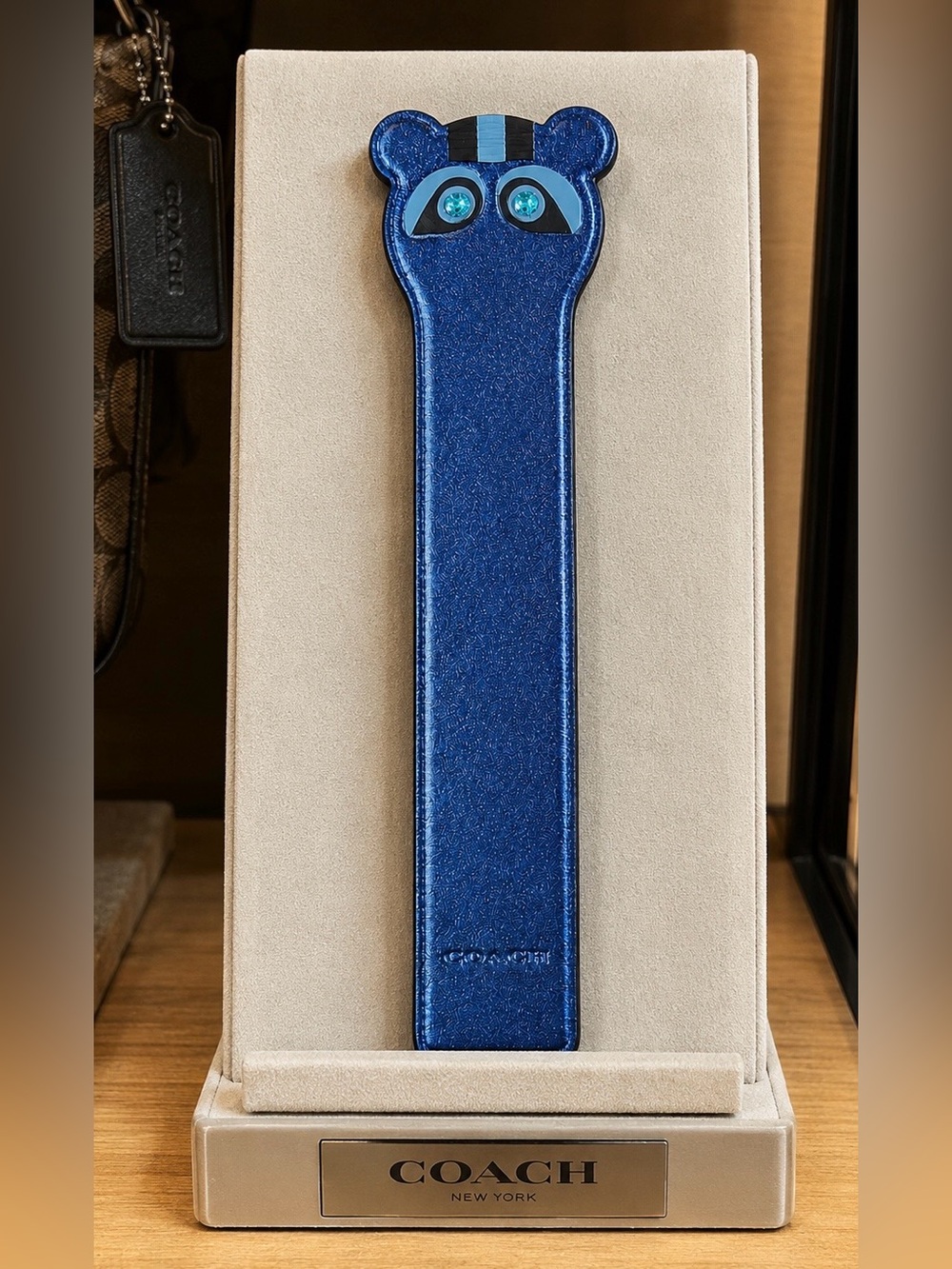Coach Ace Leather Metallic Midnight Bear Bookmark
F23729 ECK